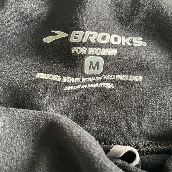 Brooks Women's Black Leggings with Gray Detailing - Picture 7 of 7